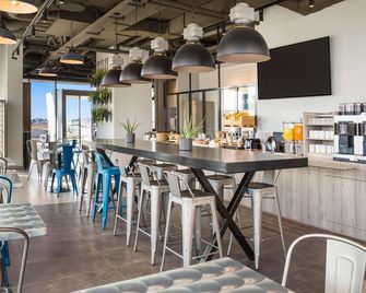 Ibis Budget Lausanne Bussigny - Lausanne - Bar