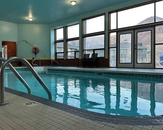 Kings Motor Inn - Kamloops - Pool