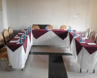 Bison Hotel - Nakuru - Restaurante