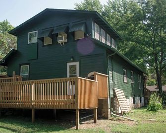 Stunning Vintage Oasis: Gym, Bbq Deck & Lawn X6 - Grandview - Edificio