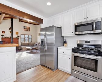 Shay Meadows Ranch & Resort #2500 - Big Bear - Kitchen