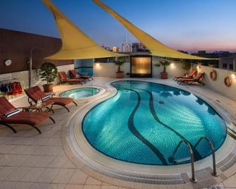 Savoy Suites Hotel Apartments - Dubaï - Piscine