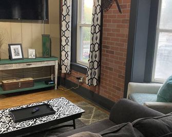 The Turtle Inn Downtown Ashland, Ohio - Ashland