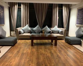Dunn Perk Manor - Kasauli - Sala de estar