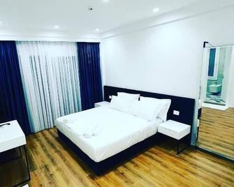 Sea & Lake View Villa - Ksamil - Sypialnia