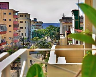 Casa Adis Y Maibel - La Habana - Balcón