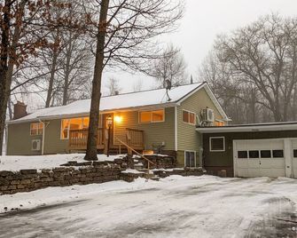 2500 SF Remodeled Cottage on a Quiet Lake in the Woods - Rhinelander - Edificio