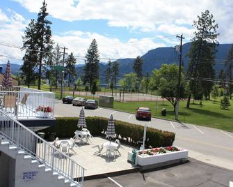 صني بيتش موتل - بينتيكتون - شرفة