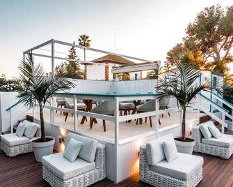 Antonio's House - סיטגס - מרפסת