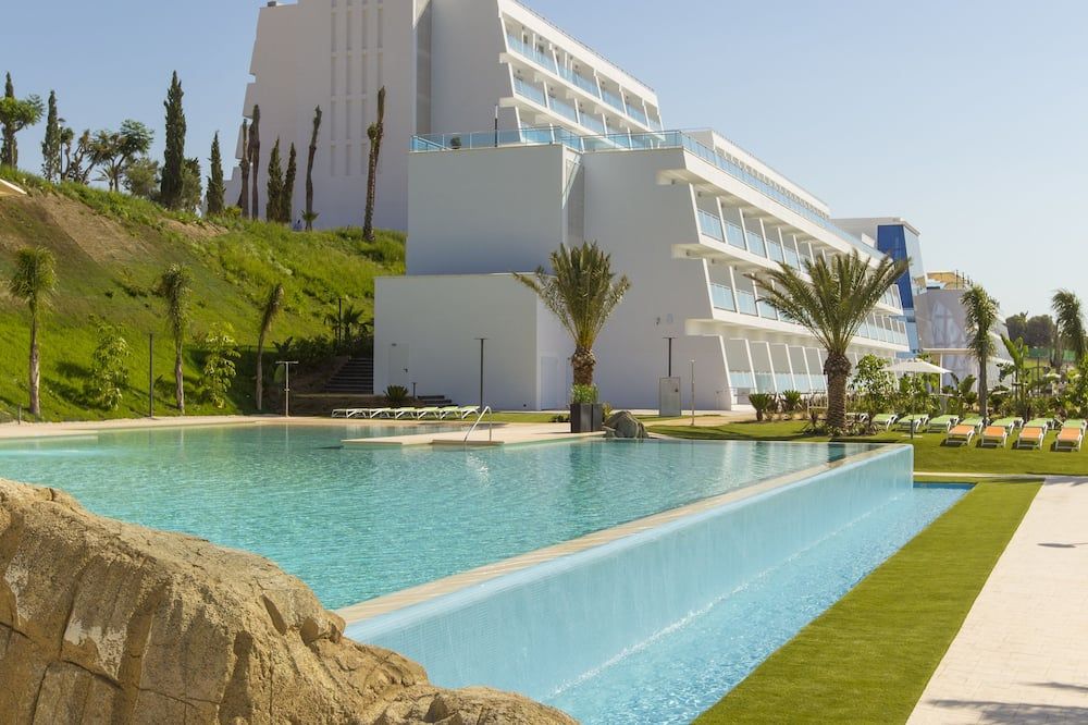 Four Points by Sheraton Costa Blanca Resort - בנידורם - בריכה