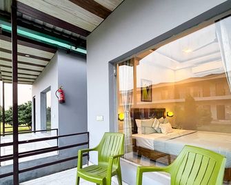 The Corbett Grace Resort - Rāmnagar - Varanda