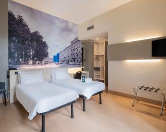 B&B Hotel Trieste - Triest - Schlafzimmer
