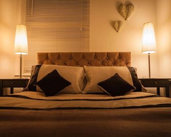 Station Suite - Simple2let Serviced Apartments - Halifax