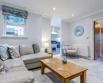 Jasmine Cottage - Chipping Campden - Living room