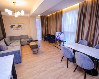 Arium Hotel Baku - Baku - Obývací pokoj