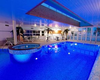羅賓森酒店 - 聖讓德 - 聖尚德蒙 - 游泳池