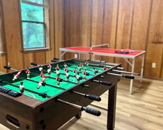 Chic Cabin! Less than 10 minutes from Downtown Siloam Springs - Gentry