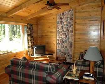 Spok'n 4 on Peaceful McCarry Lake near Iron River, Wisconsin - Iron River - Living room
