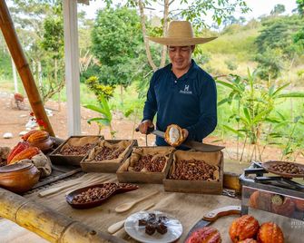 Hillary Nature Resort and Spa - Arenillas