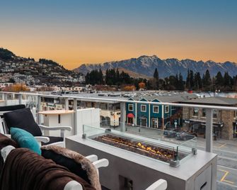Crowne Plaza Queenstown By IHG - Queenstown - Balcón