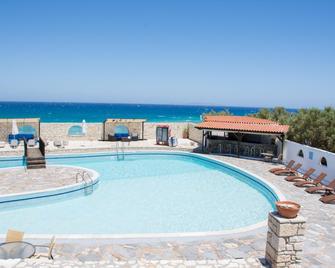 LASSION GOLDEN BAY by LA WHITE - Σητεία - Πισίνα