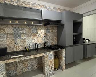 Apartamento Premium na praia da Vila em Saquarema - Saquarema - Kitchen