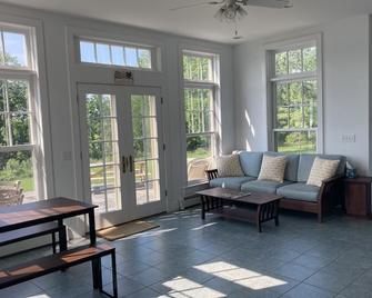 Waterfront Family Retreat on Lake Champlain - Vergennes - Sala de estar