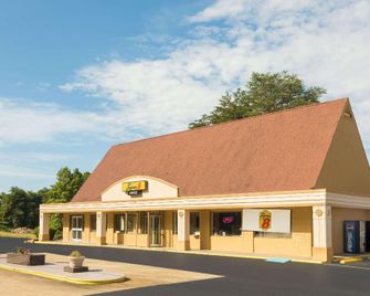 Super 8 by Wyndham Asheville Airport - Fletcher - Gebäude