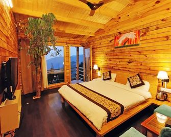 Treehouse Resort - Mukteshwar - Bedroom