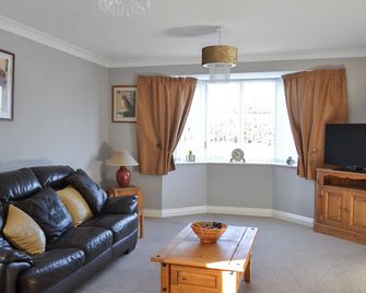 4 bedroom accommodation in Boston - Boston - Living room