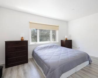 Motel Pike Route - Venise-en-Québec - Bedroom