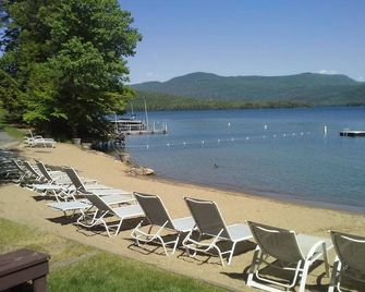 Modern Lakeside Cabin - 2 Kayaks, 2 Sups, Perfect Lake Stay - Bolton Landing - Beach