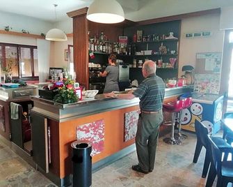 Hotel Rezia Valtellina - Cosio Valtellino - Bar