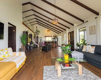 La Vista! View of Arenal volcano & lake - Pool - Air conditioning - Great WiFi - Tilarán - Sala de estar