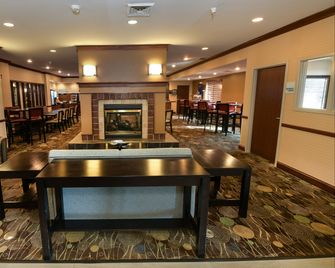 Holiday Inn Express & Suites Grand Forks By IHG - Grand Forks - Bina
