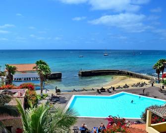بورتو أنتيجو هوتل ريزيدانس - سانتا ماريا (كاب فيردي) - حوض السباحة