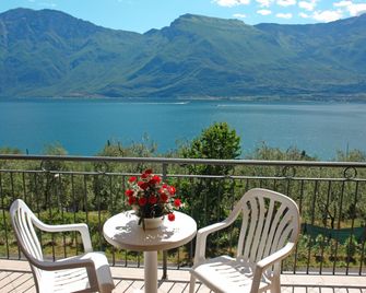 Hotel Mercedes - Limone sul Garda - Parveke