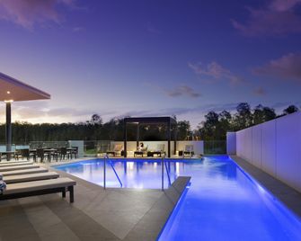 Pullman Brisbane Airport - Brisbane - Pool