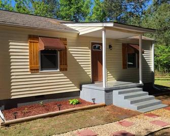 The Cottage at Refuge Ranch - Country Paradise! - McDonough - Building