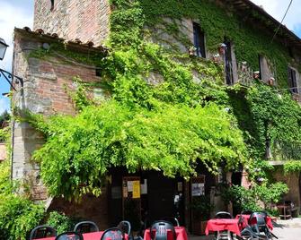 In ancient Borgo Toscano Umbro Lake Trasimeno R - Magione - Vista esterna