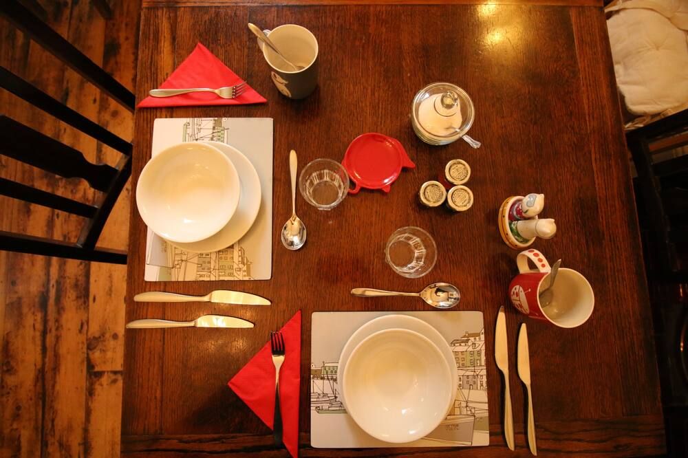 لاستون هاوس - إلفراكومب - غرفة طعام