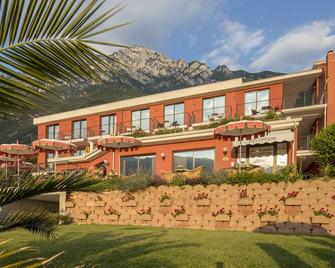 Hotel Oasi Beach - Malcesine - Building