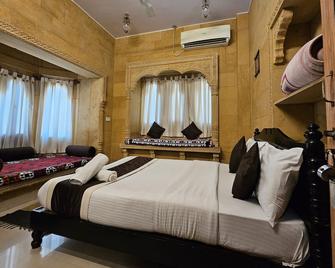 Hotel Royal Haveli - Jaisalmer - Bedroom