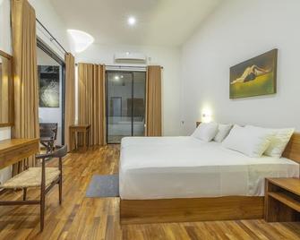 Villa Ananta - 2 Bedrooms with Pool - Hikkaduwa - Bedroom