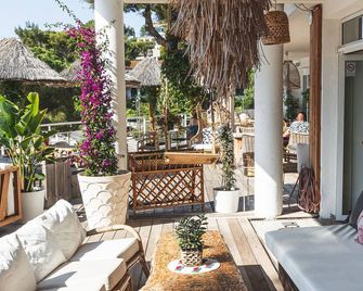 Hotel de La Plage - Mahogany - Cassis - Innenhof