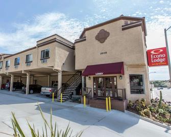 Econo Lodge Inn & Suites Fallbrook Downtown - Fallbrook - Building