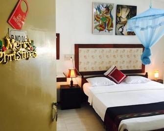 Holiday Nest Bed And Breakfast - Kalutara - Bedroom