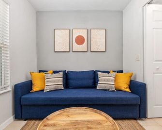 Serenity Terrace King Bed W Lounge & Coffee Bar - Alachua - Living room