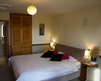 Fernhill Bed and Breakfast - Rochdale - Bedroom