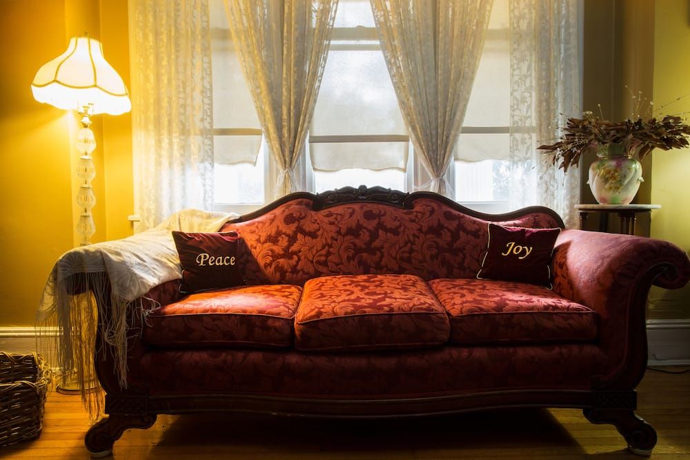 Magnolia House Inn - Hampton - Living room